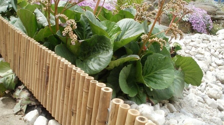 3.	Bambusový plôtik okolo okrasného záhonu